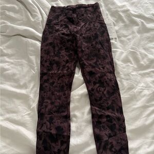 Brand new Train Times Lululemon leggings size 6